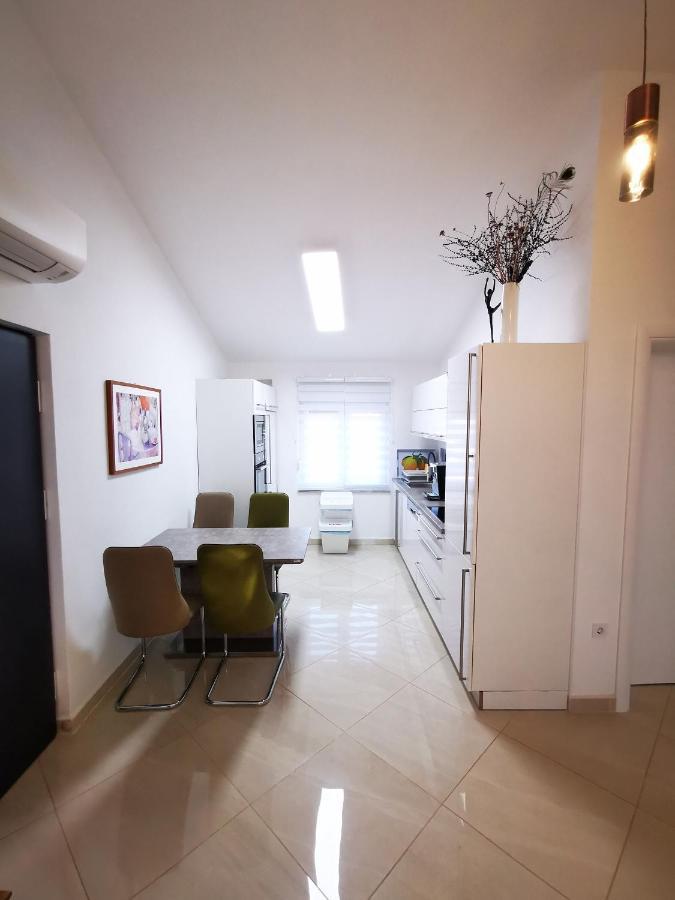 Apartments Petar Pan Fazana Bagian luar foto