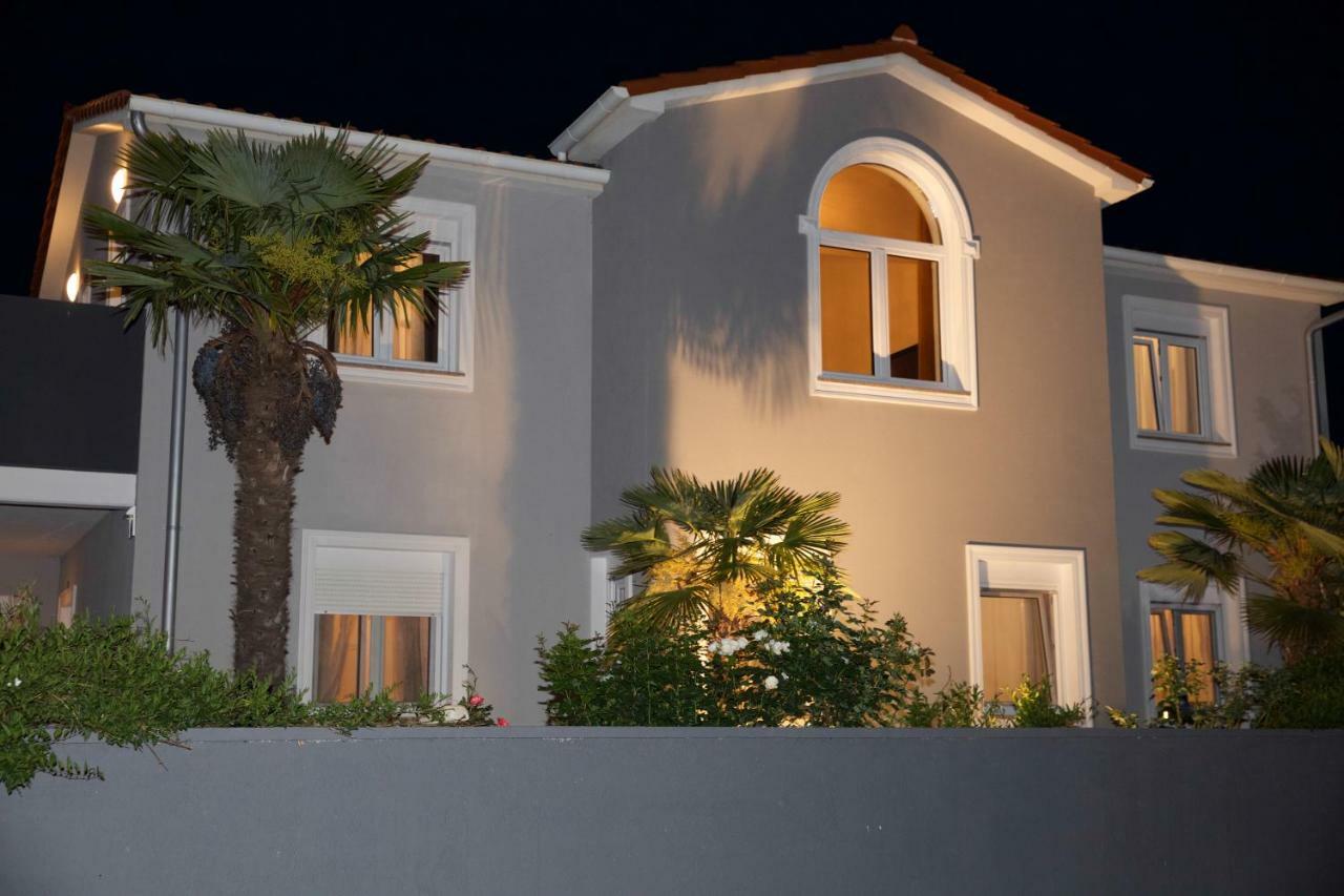 Apartments Petar Pan Fazana Bagian luar foto