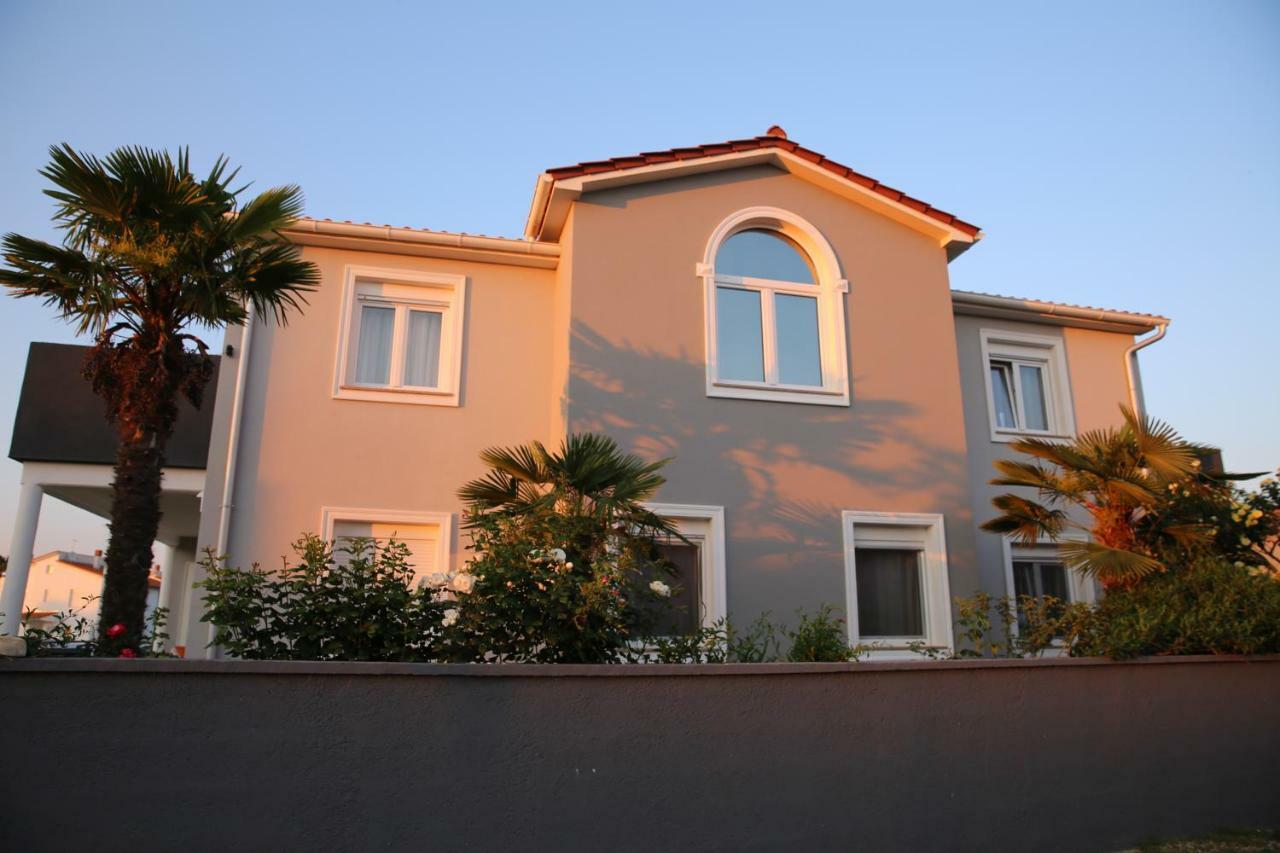 Apartments Petar Pan Fazana Bagian luar foto